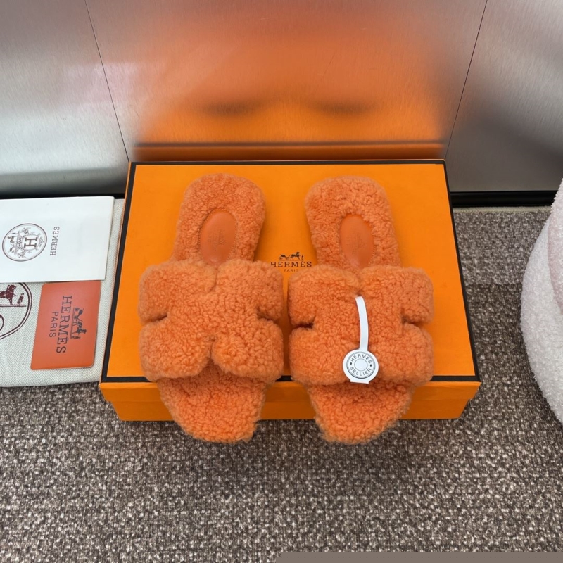 H**mes slippers